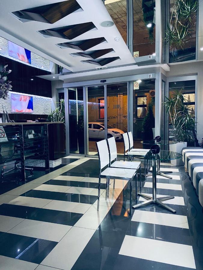 Hotel Viva Kragujevac Buitenkant foto