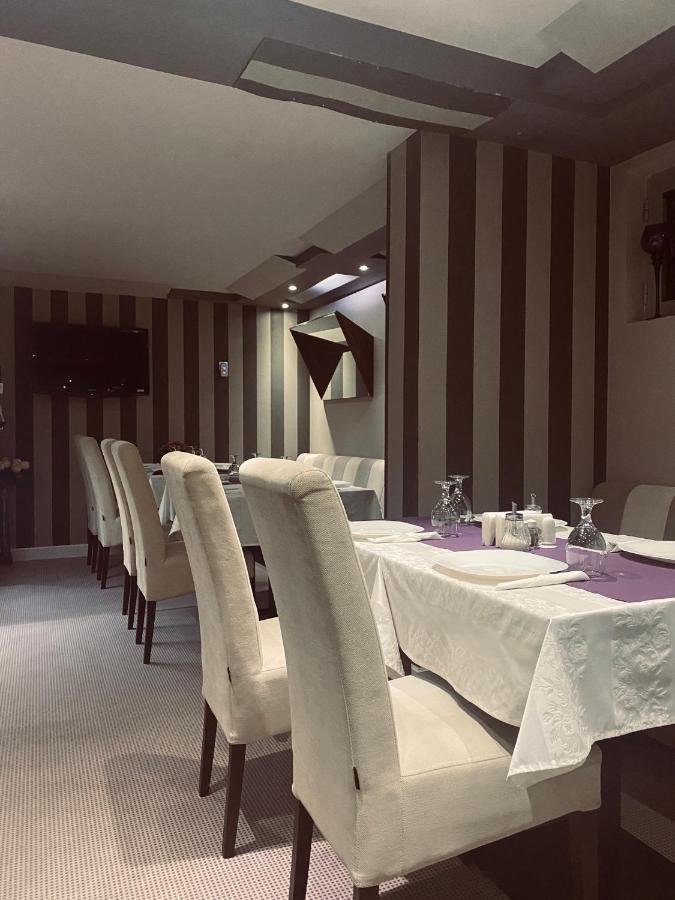 Hotel Viva Kragujevac Buitenkant foto
